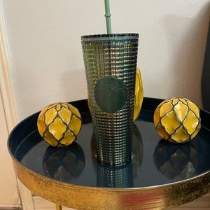 Starbucks Fall 2022 Tumbler Grid
Iridescent Green Rainforest Venti 24oz